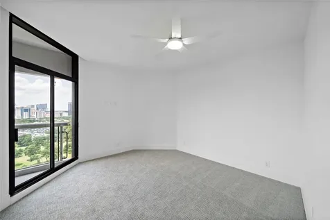 1701 Hermann Drive 21f Houston TX 77004