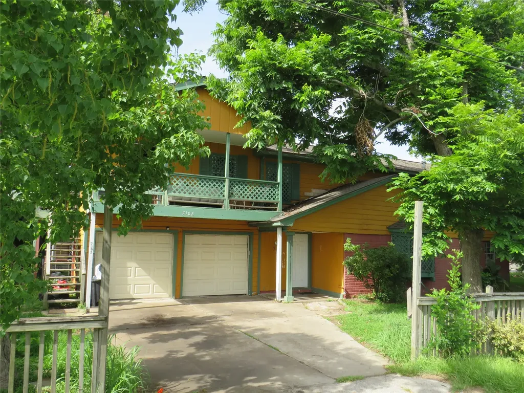 7102 N Highway 6 Hitchcock TX 77563