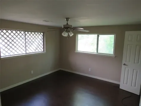 7102 N Highway 6 Hitchcock TX 77563