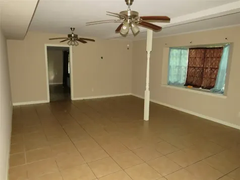 7102 N Highway 6 Hitchcock TX 77563