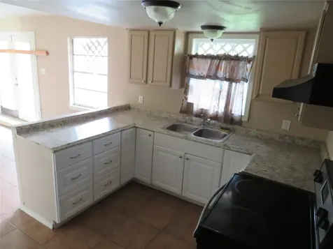 7102 N Highway 6 Hitchcock TX 77563