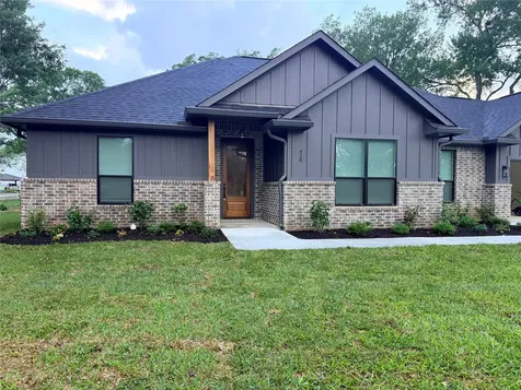 438 Old Wharton Road East Bernard TX 77435
