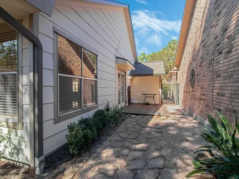 4318 Pinewood Park Drive Kingwood TX 77345