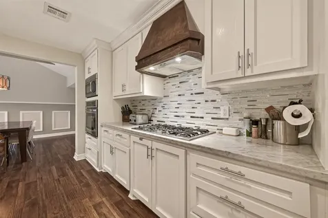 11102 Hillcroft Avenue Houston TX 77096