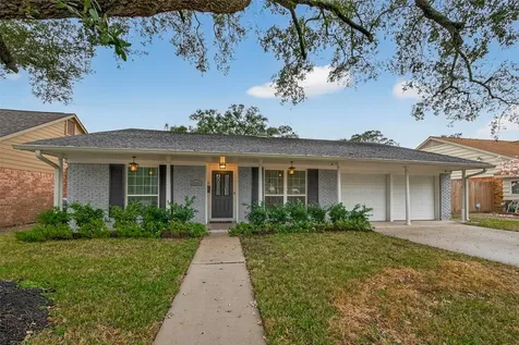 11102 Hillcroft Avenue Houston TX 77096