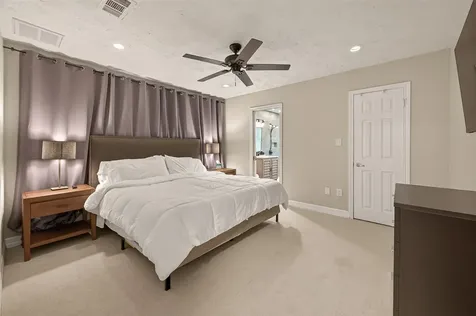 11102 Hillcroft Avenue Houston TX 77096