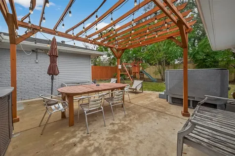 11102 Hillcroft Avenue Houston TX 77096