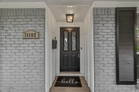 11102 Hillcroft Avenue Houston TX 77096