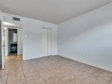 5230 Arboles Drive 4 Houston TX 77035
