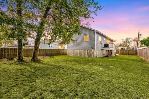 805 E Mulberry Avenue Wharton TX 77488