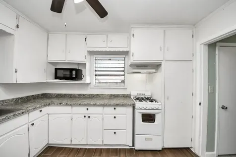 1213 28th Street Galveston TX 77550