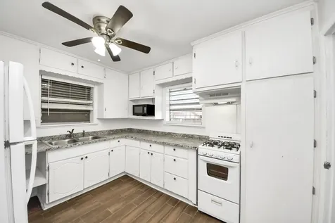 1213 28th Street Galveston TX 77550