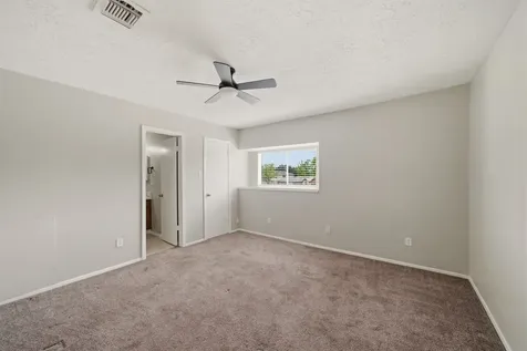 1146 Woodbridge Avenue Pearland TX 77584