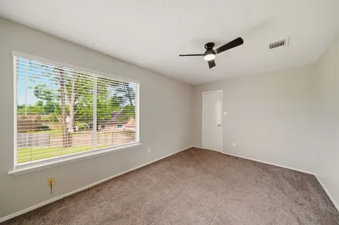1146 Woodbridge Avenue Pearland TX 77584