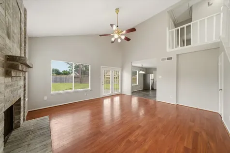 1146 Woodbridge Avenue Pearland TX 77584