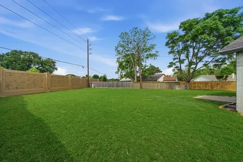 1146 Woodbridge Avenue Pearland TX 77584