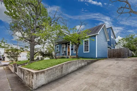 303 W Alamo Street Brenham TX 77833