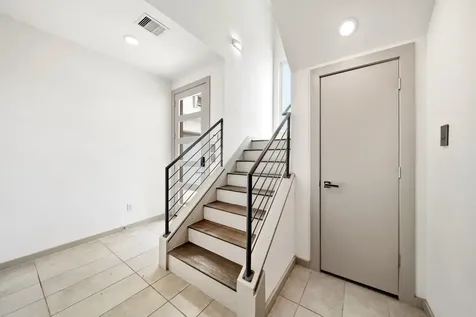 1918 Goliad Street B Houston TX 77007