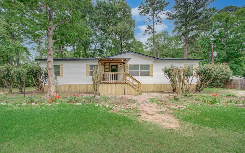 4537 Grand Oaks Drive Willis TX 77378