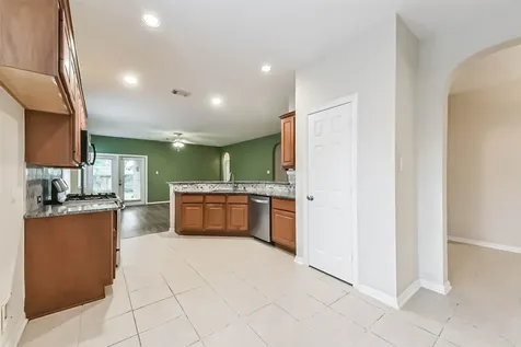 14310 Eastern Redbud Lane Houston TX 77044