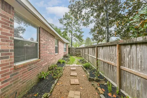 14310 Eastern Redbud Lane Houston TX 77044