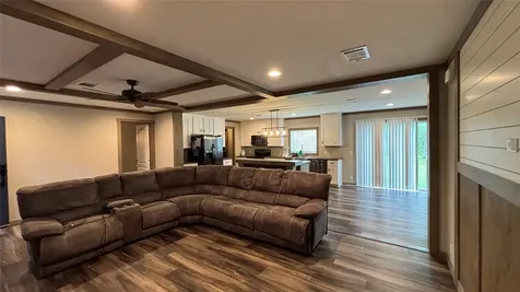 563 Forrest Lawn Wharton TX 77488