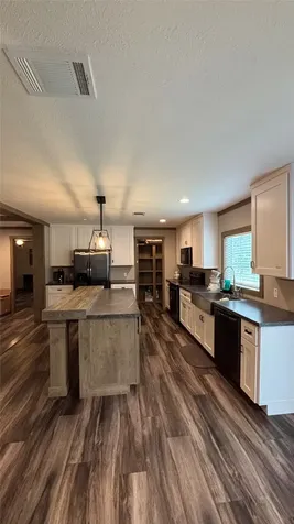 563 Forrest Lawn Wharton TX 77488