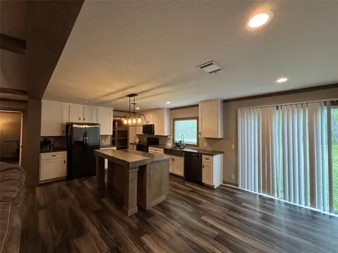 563 Forrest Lawn Wharton TX 77488