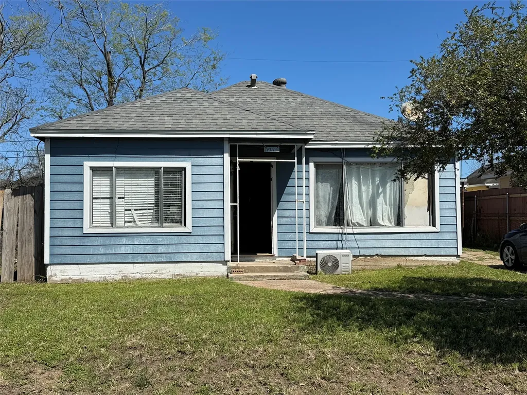 7323 Dallas Street Houston TX 77011