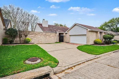 1723 Linfield Way Houston TX 77058