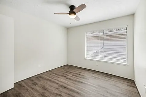 1723 Linfield Way Houston TX 77058