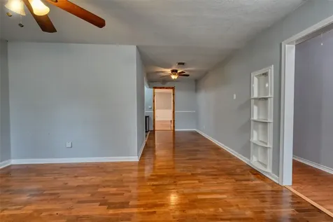 2125 Shanks Road Angleton TX 77515