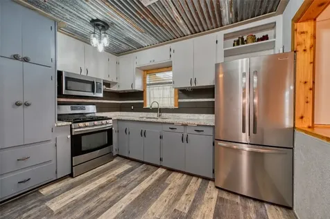 2125 Shanks Road Angleton TX 77515