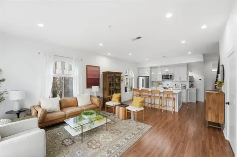 806 Jackson Hill Street 201 Houston TX 77007