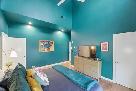 806 Jackson Hill Street 201 Houston TX 77007