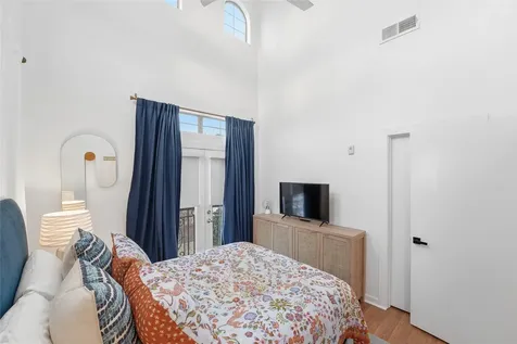 806 Jackson Hill Street 201 Houston TX 77007