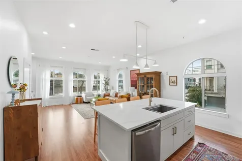 806 Jackson Hill Street 201 Houston TX 77007