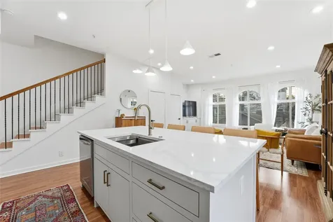 806 Jackson Hill Street 201 Houston TX 77007