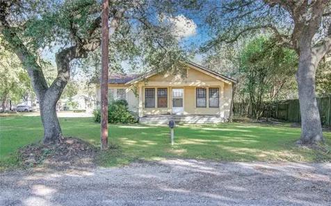 1003 Prairie Street Columbus TX 78934