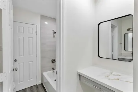 6111 Beverly Hill Street 32 Houston TX 77057