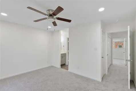 6111 Beverly Hill Street 32 Houston TX 77057