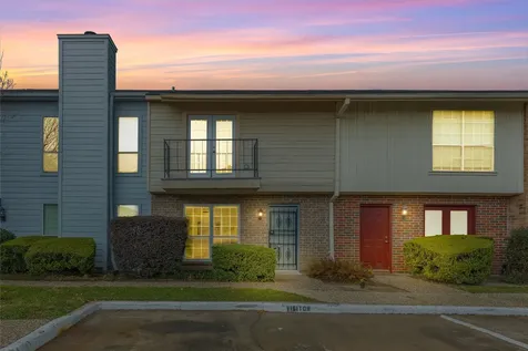 6111 Beverly Hill Street 32 Houston TX 77057
