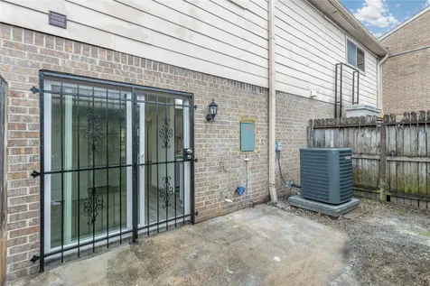 6111 Beverly Hill Street 32 Houston TX 77057