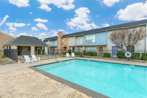 6111 Beverly Hill Street 32 Houston TX 77057