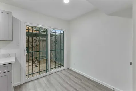 6111 Beverly Hill Street 32 Houston TX 77057