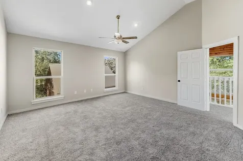 52 Hunters Creek Drive Huntsville TX 77340