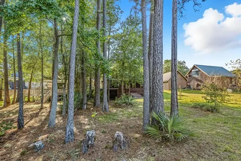 52 Hunters Creek Drive Huntsville TX 77340