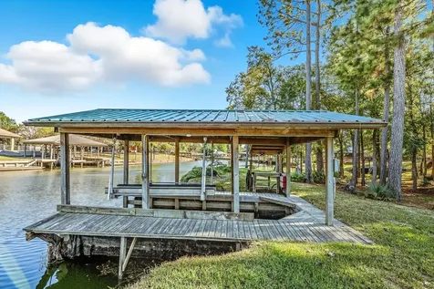 52 Hunters Creek Drive Huntsville TX 77340