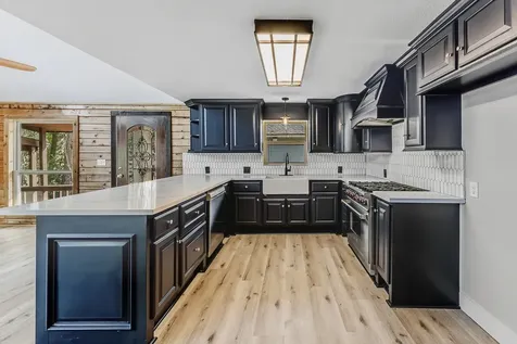 52 Hunters Creek Drive Huntsville TX 77340