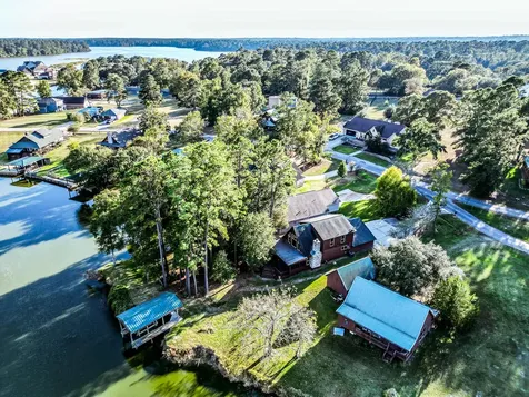 52 Hunters Creek Drive Huntsville TX 77340